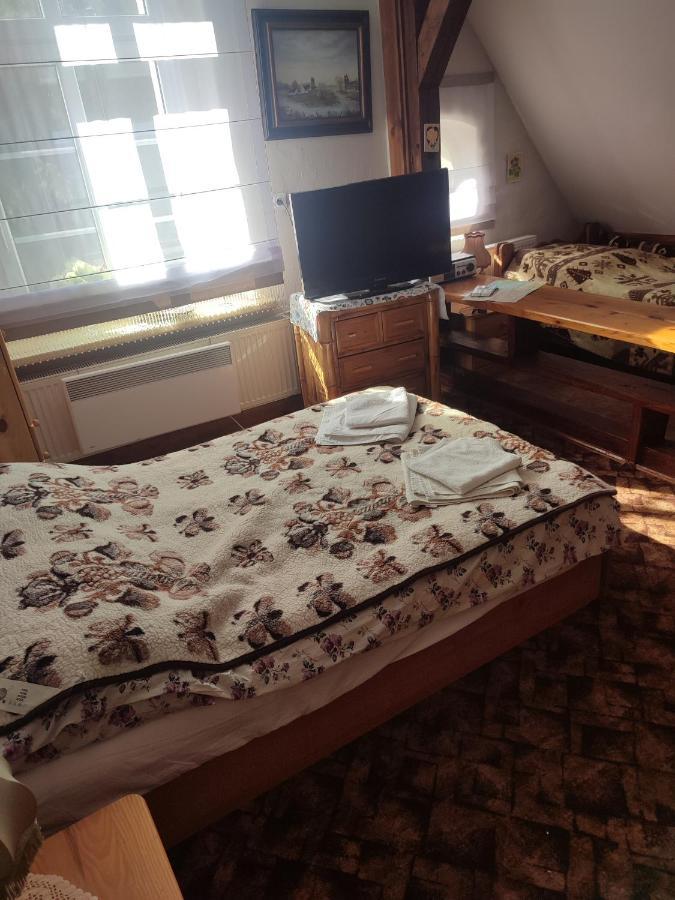 Gospodarstwo Agroturystyczne Dworek Andrzejowka Gardzien Buitenkant foto