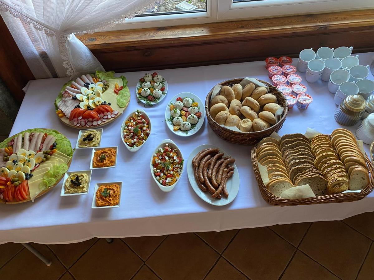 Gospodarstwo Agroturystyczne Dworek Andrzejowka Gardzien Buitenkant foto